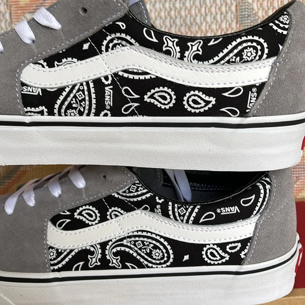 Vans WMNS Sk8-Low Paisley Gray/True White VN0A5KXDBGJ Sneakers